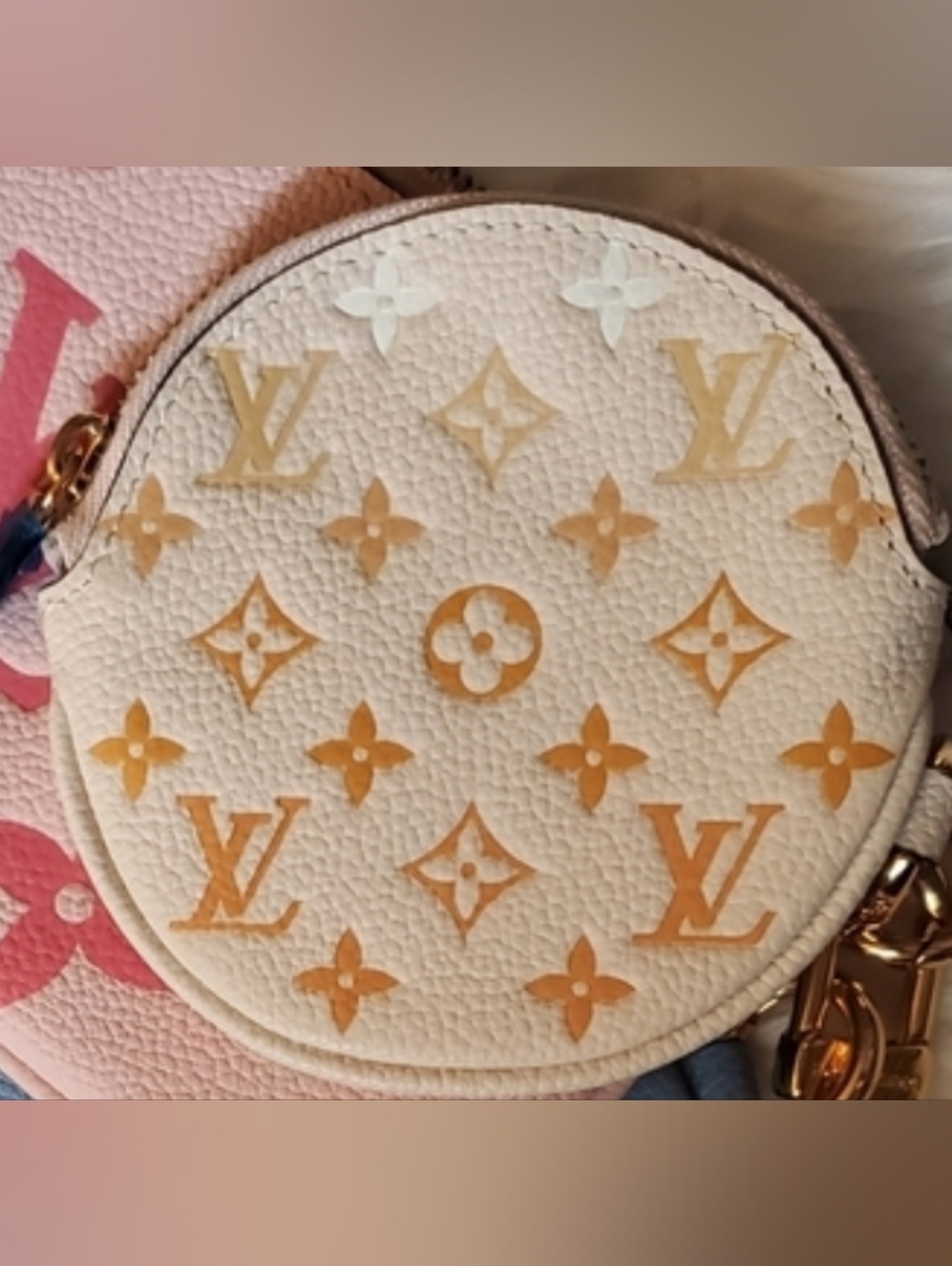 Round Mini Pouch in Cream and Gold Ombre-Nonbranded Fashion Accessory